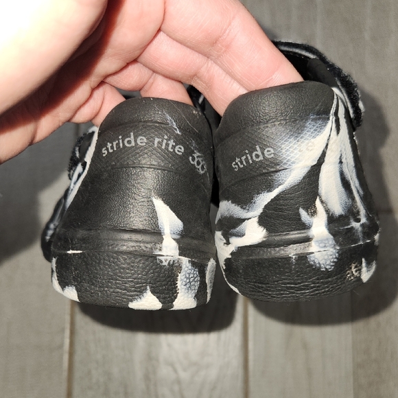 2/$10 Kids Black and White Shoes - Picture 2 of 6